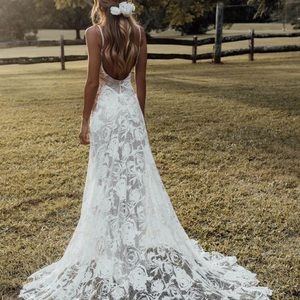NWT Floral lace wedding dress with nude lining